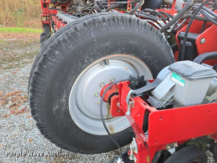 image for item DU2570 2013 Case IH 1250 Early Riser no-till planter