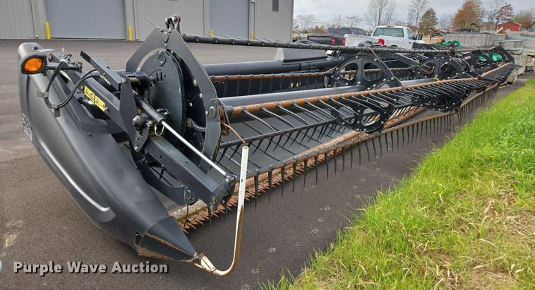 image for item DU2572 2014 Macdon FD75 flex draper head