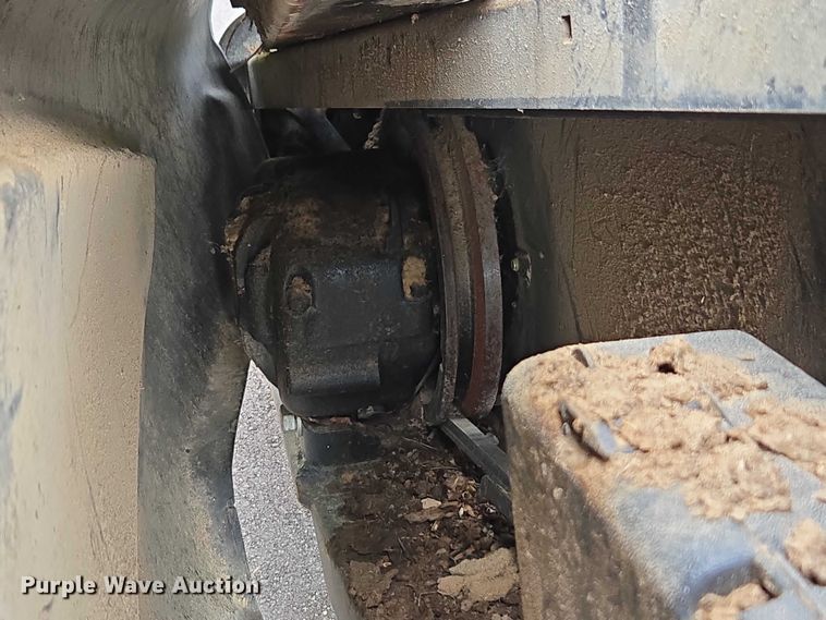 image for item DU2572 2014 Macdon FD75 flex draper head