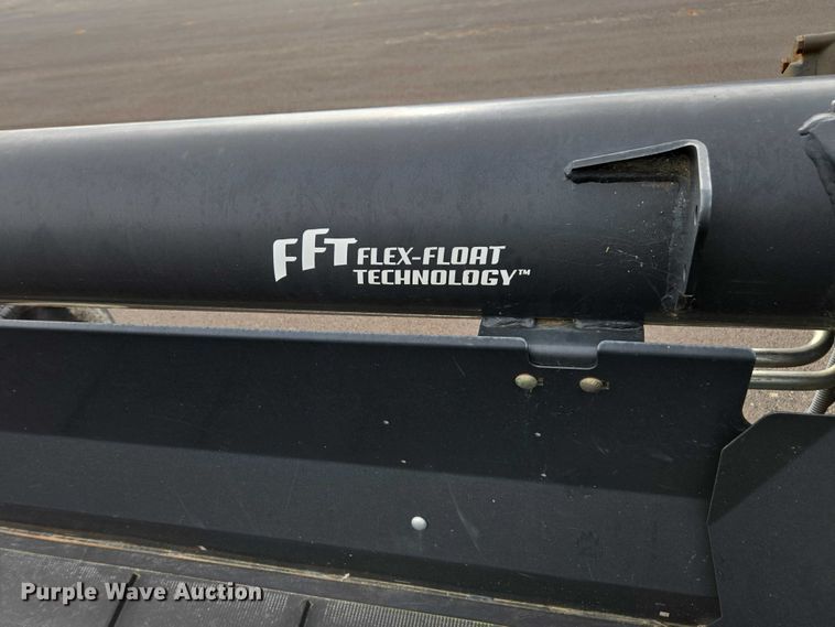 image for item DU2572 2014 Macdon FD75 flex draper head