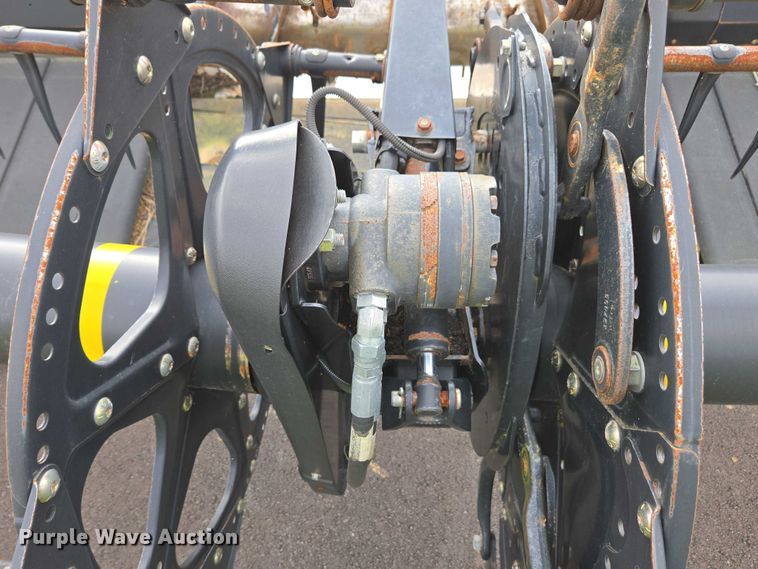 image for item DU2572 2014 Macdon FD75 flex draper head