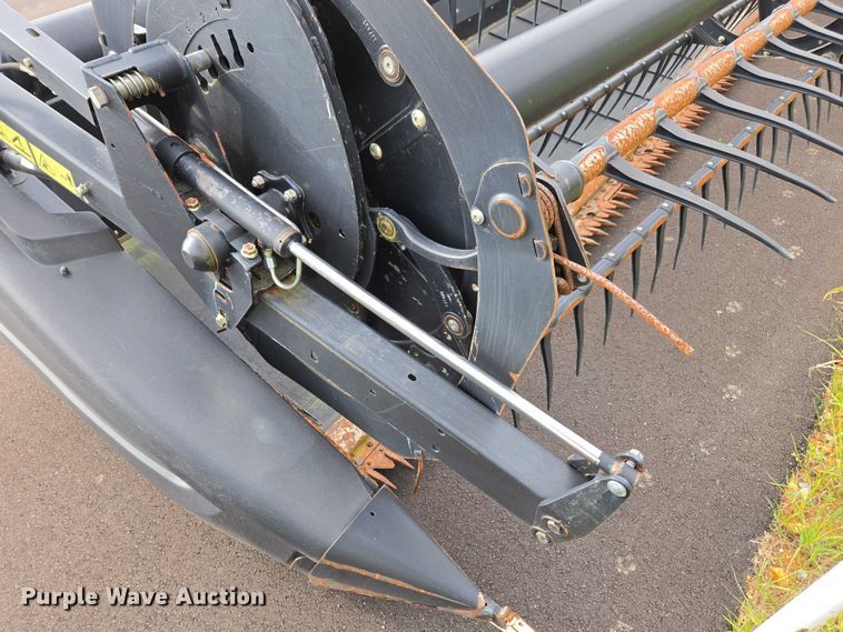 image for item DU2572 2014 Macdon FD75 flex draper head