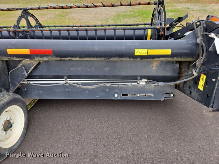 image for item DU2572 2014 Macdon FD75 flex draper head