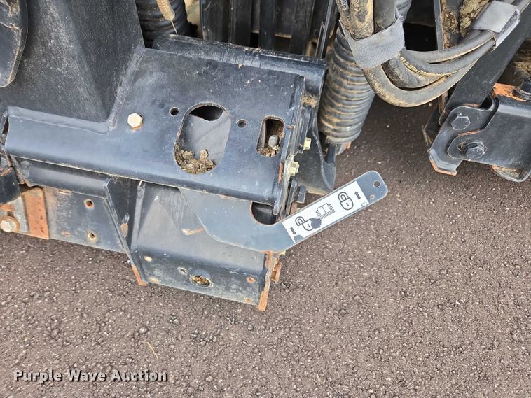 image for item DU2572 2014 Macdon FD75 flex draper head