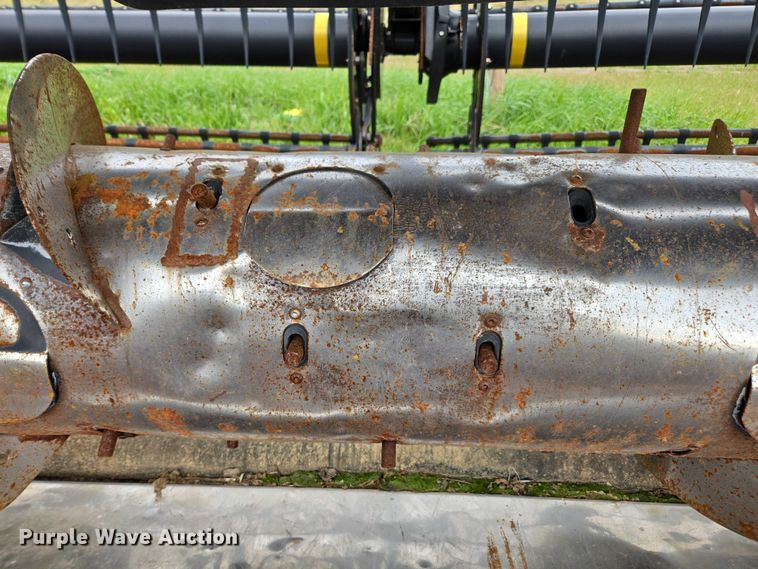 image for item DU2572 2014 Macdon FD75 flex draper head