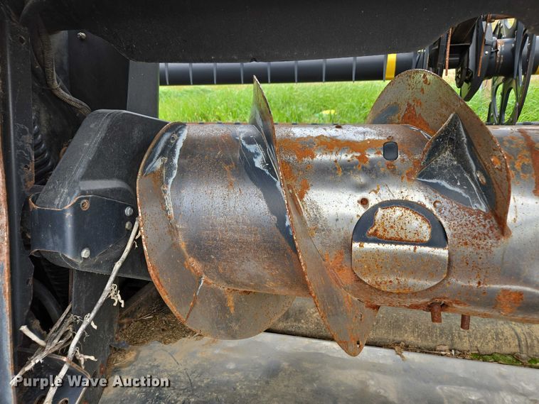 image for item DU2572 2014 Macdon FD75 flex draper head