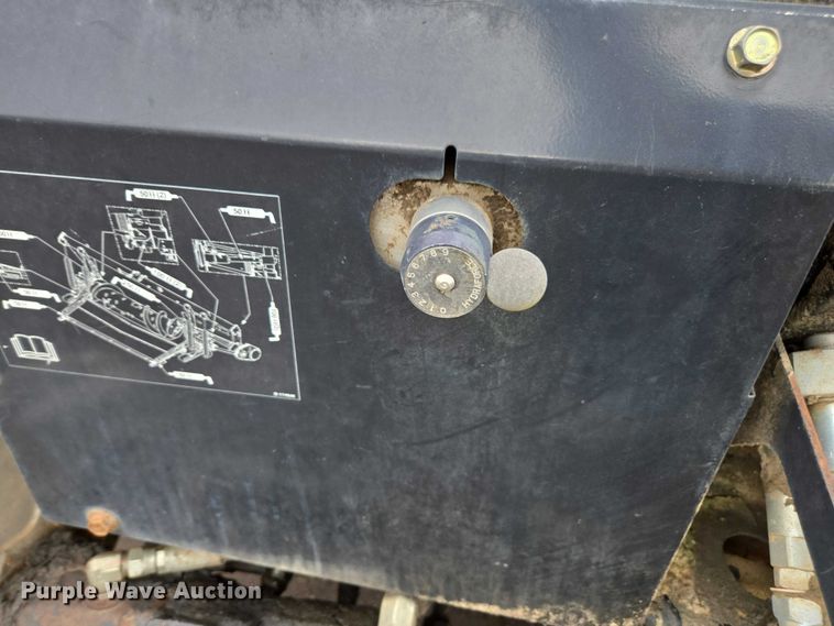 image for item DU2572 2014 Macdon FD75 flex draper head