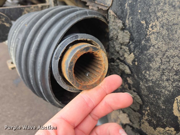 image for item DU2572 2014 Macdon FD75 flex draper head