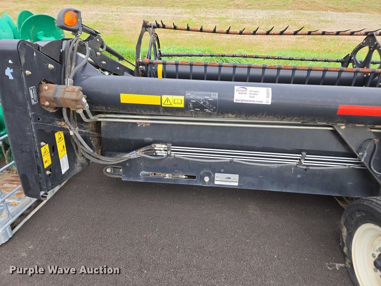 image for item DU2572 2014 Macdon FD75 flex draper head