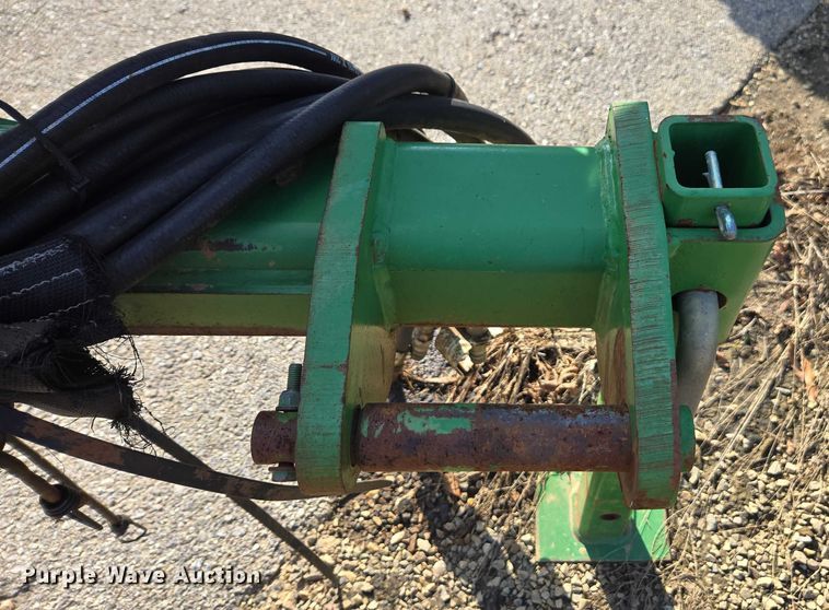 image for item DU2573 2010 John Deere 1790 split row planter