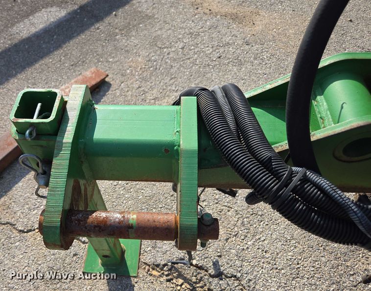 image for item DU2573 2010 John Deere 1790 split row planter