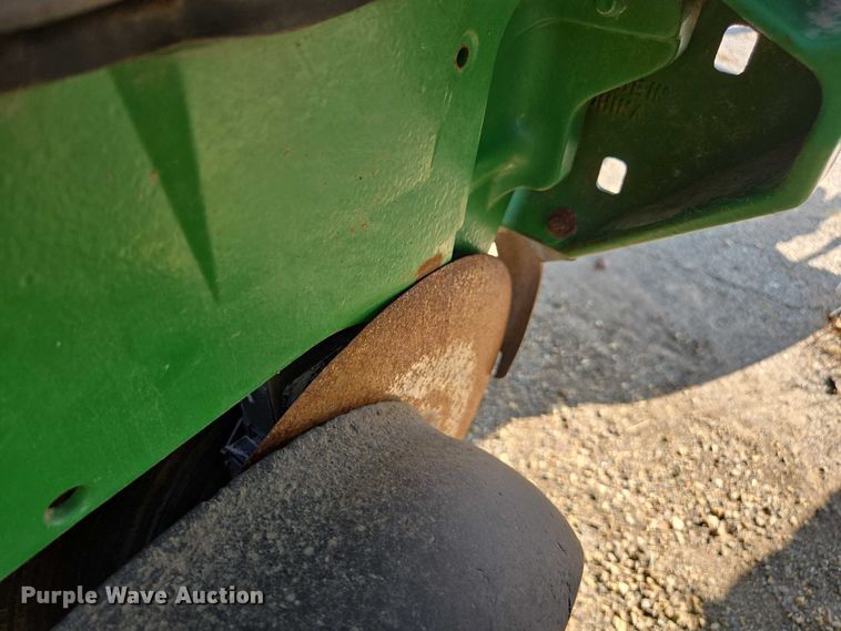 image for item DU2573 2010 John Deere 1790 split row planter