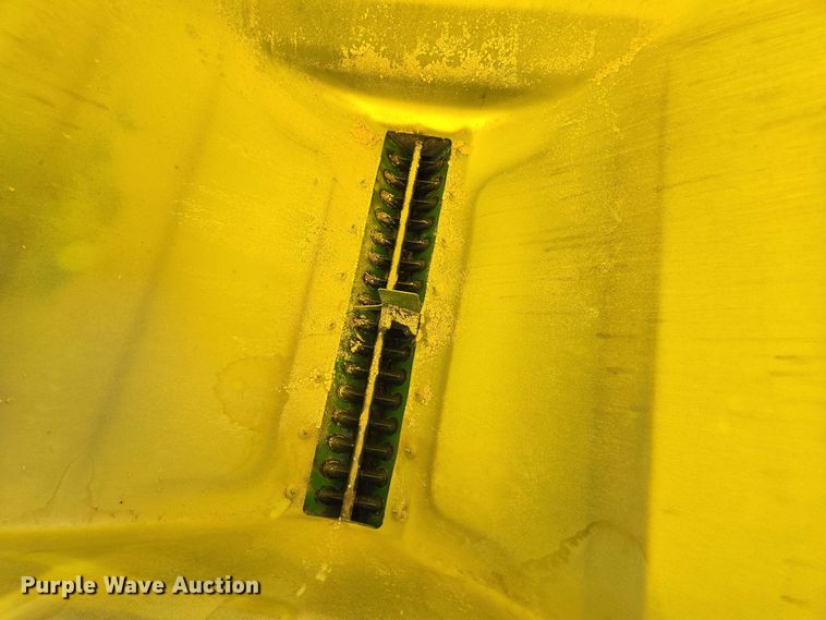 image for item DU2573 2010 John Deere 1790 split row planter