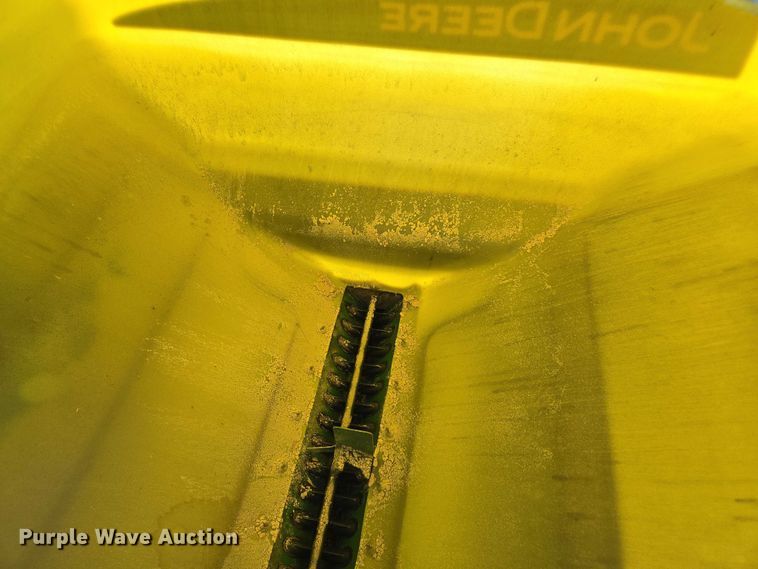 image for item DU2573 2010 John Deere 1790 split row planter