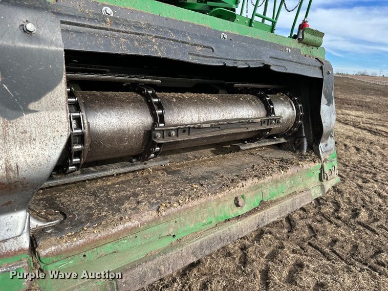 image for item DV0758 2015 John Deere S680S STS RWA combine