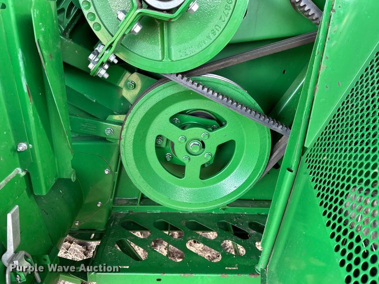 image for item DV0758 2015 John Deere S680S STS RWA combine