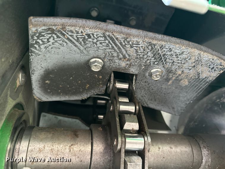 image for item DV0758 2015 John Deere S680S STS RWA combine