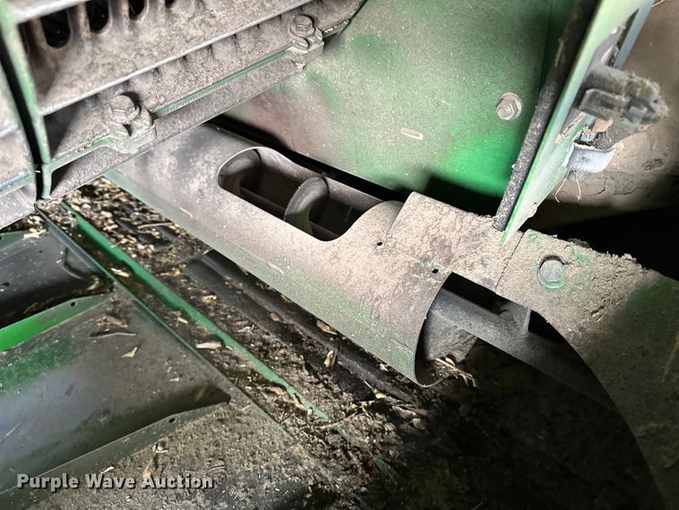 image for item DV0758 2015 John Deere S680S STS RWA combine