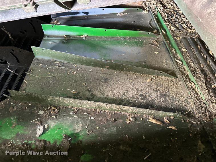 image for item DV0758 2015 John Deere S680S STS RWA combine