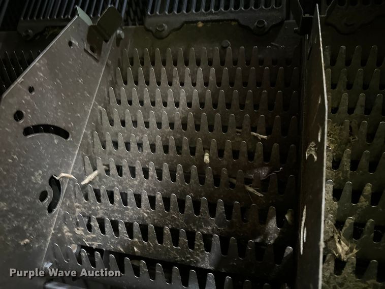 image for item DV0758 2015 John Deere S680S STS RWA combine