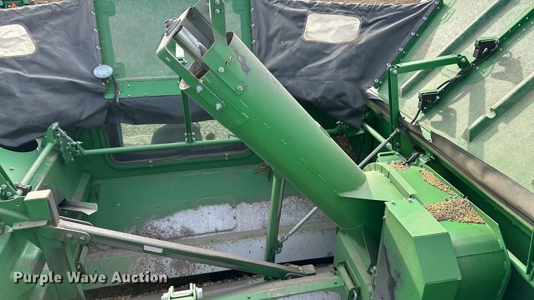 image for item DV0758 2015 John Deere S680S STS RWA combine