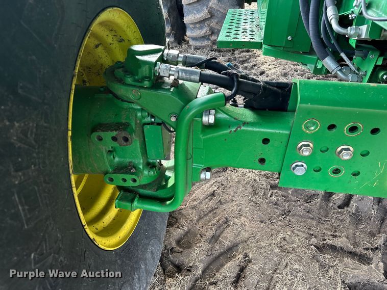 image for item DV0758 2015 John Deere S680S STS RWA combine