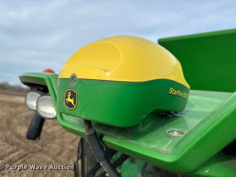 image for item DV0758 2015 John Deere S680S STS RWA combine