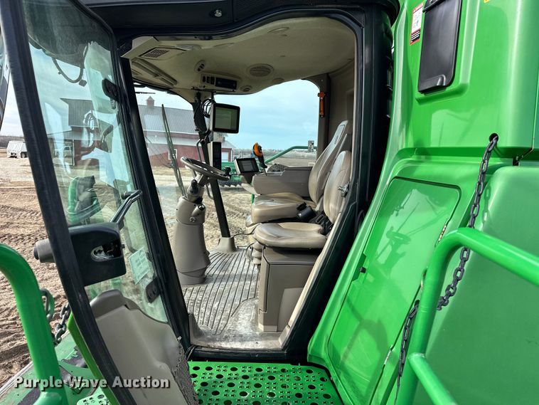 image for item DV0758 2015 John Deere S680S STS RWA combine