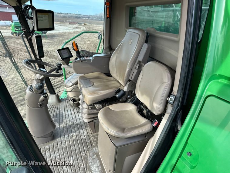 image for item DV0758 2015 John Deere S680S STS RWA combine