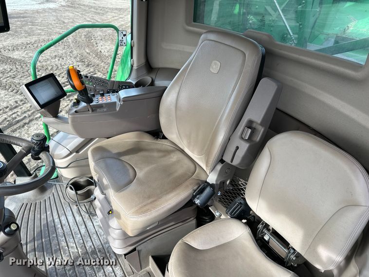 image for item DV0758 2015 John Deere S680S STS RWA combine