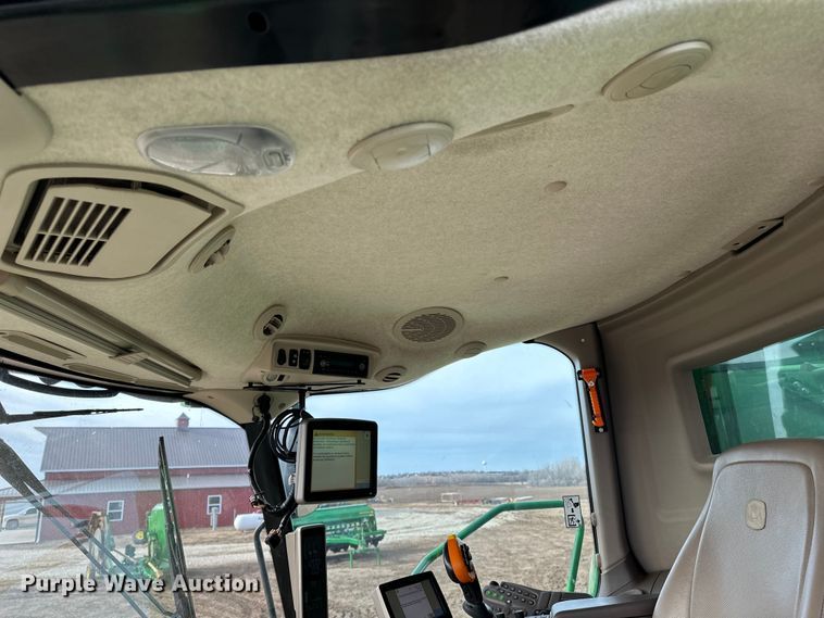 image for item DV0758 2015 John Deere S680S STS RWA combine