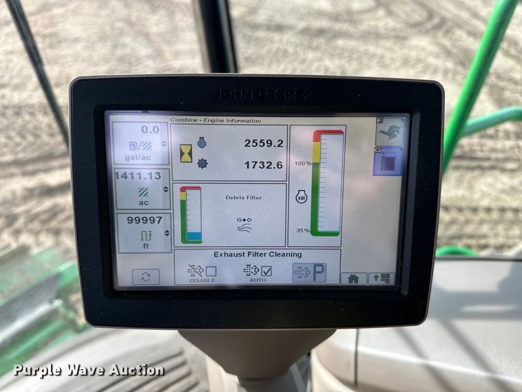 image for item DV0758 2015 John Deere S680S STS RWA combine