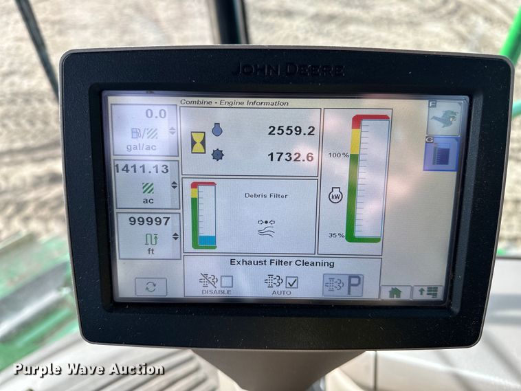 image for item DV0758 2015 John Deere S680S STS RWA combine