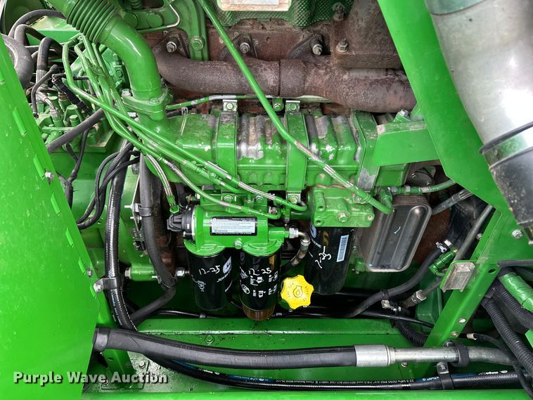 image for item DV0758 2015 John Deere S680S STS RWA combine