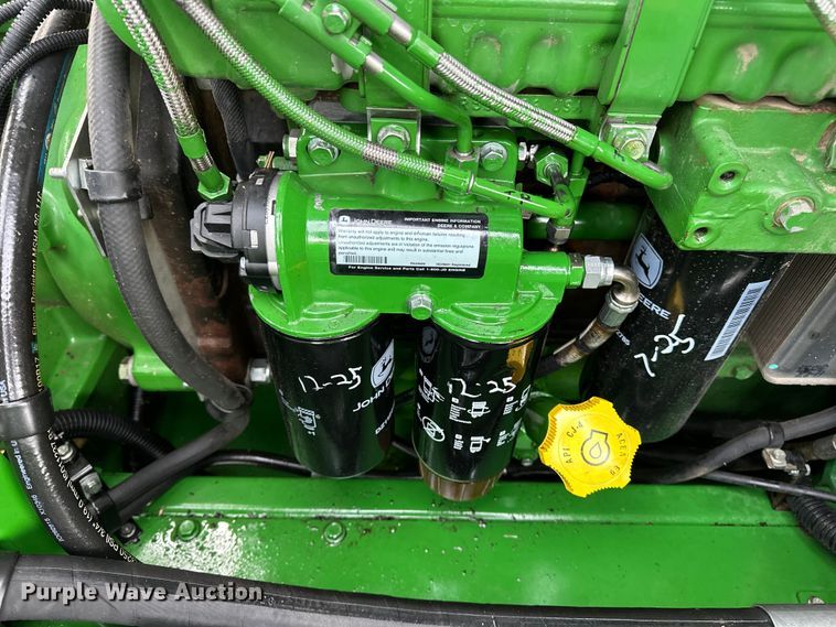 image for item DV0758 2015 John Deere S680S STS RWA combine