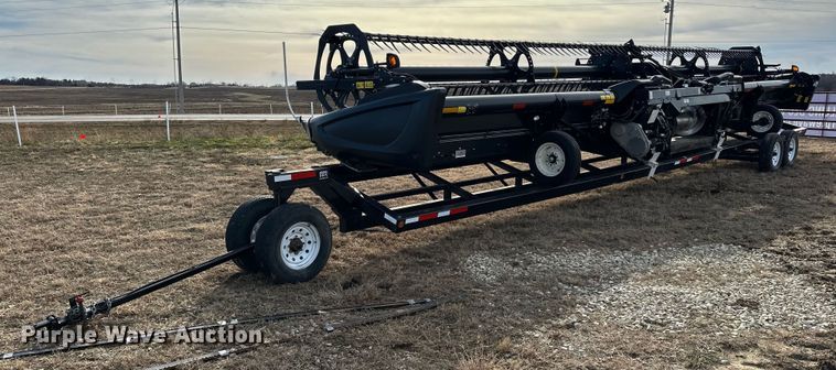 image for item DV0759 2016 MacDon FD75-D Flexdraper flex draper head