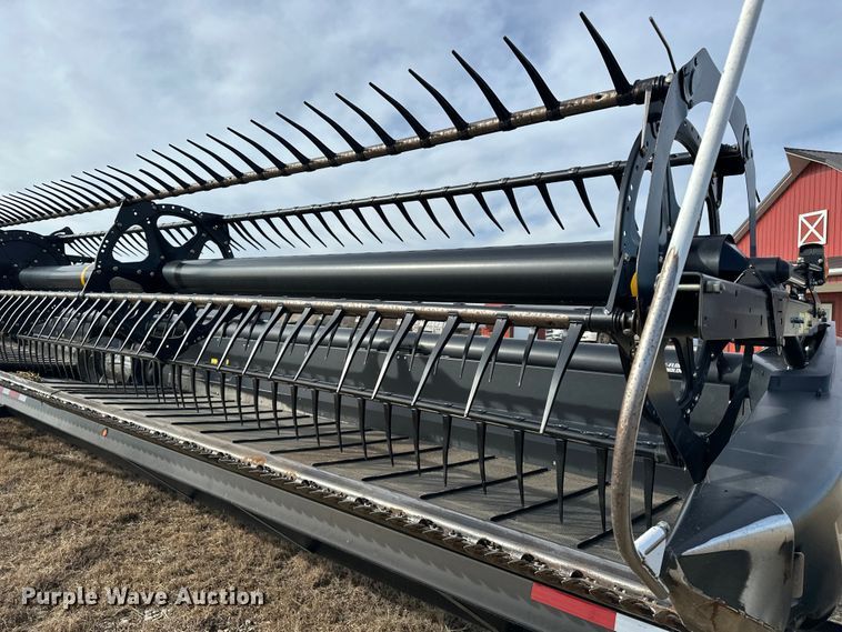 image for item DV0759 2016 MacDon FD75-D Flexdraper flex draper head