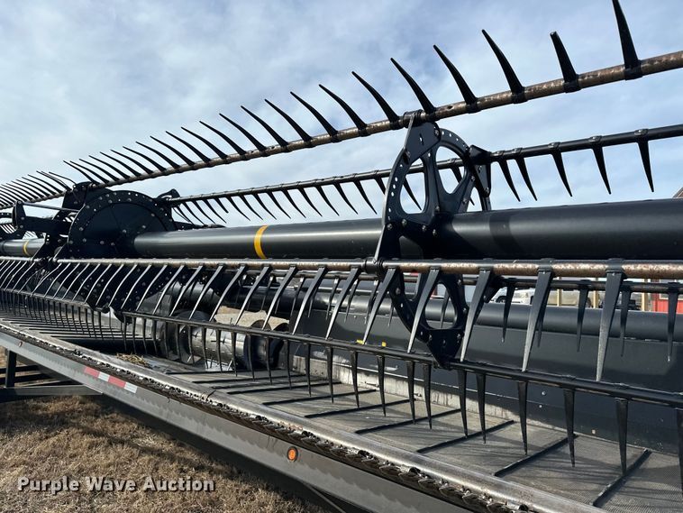 image for item DV0759 2016 MacDon FD75-D Flexdraper flex draper head