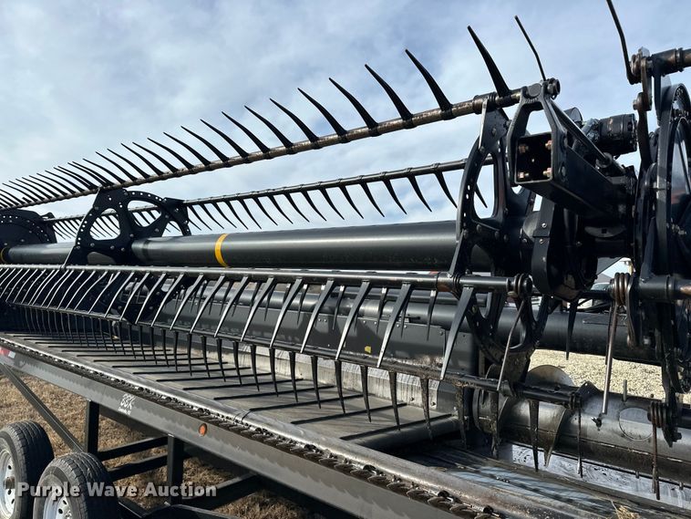 image for item DV0759 2016 MacDon FD75-D Flexdraper flex draper head