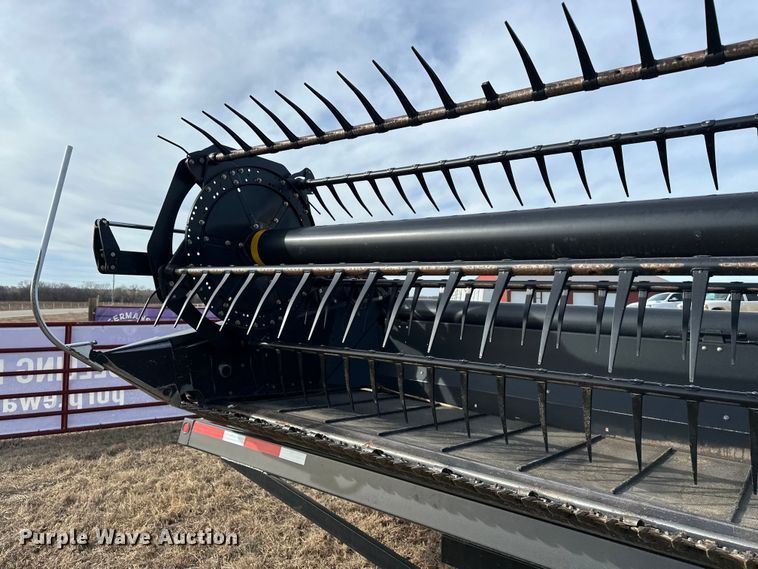 image for item DV0759 2016 MacDon FD75-D Flexdraper flex draper head
