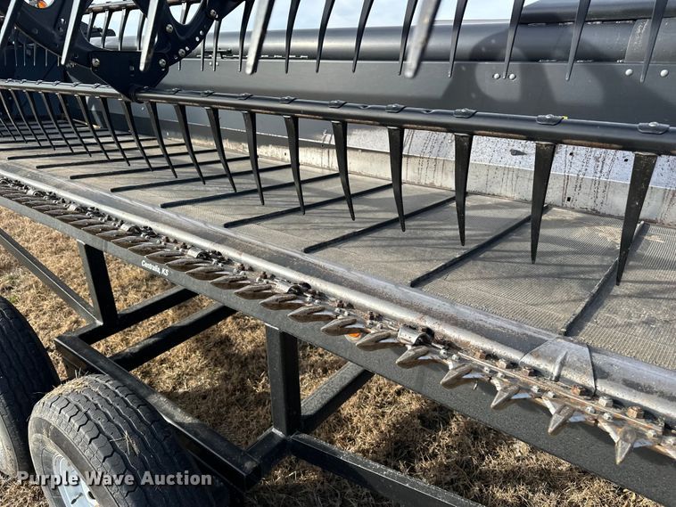 image for item DV0759 2016 MacDon FD75-D Flexdraper flex draper head