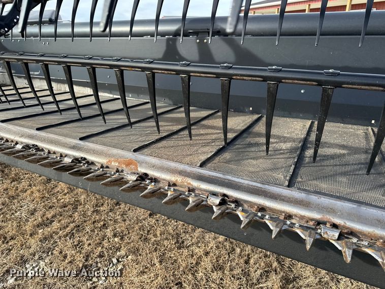 image for item DV0759 2016 MacDon FD75-D Flexdraper flex draper head