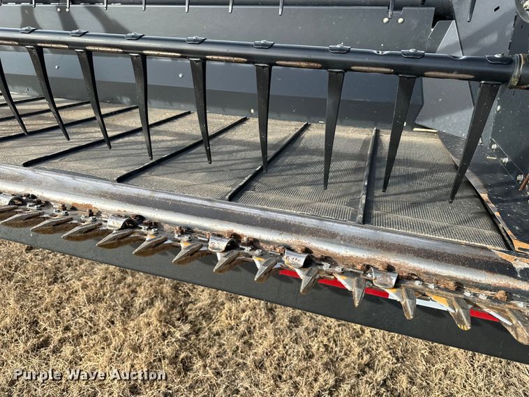 image for item DV0759 2016 MacDon FD75-D Flexdraper flex draper head