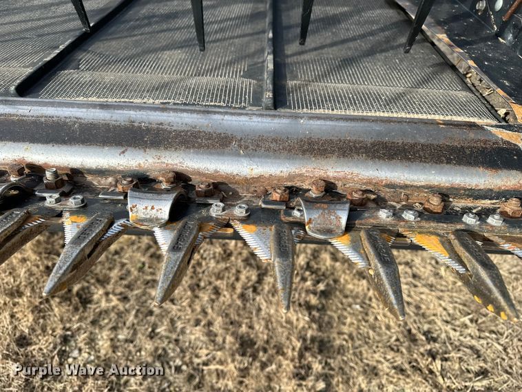 image for item DV0759 2016 MacDon FD75-D Flexdraper flex draper head