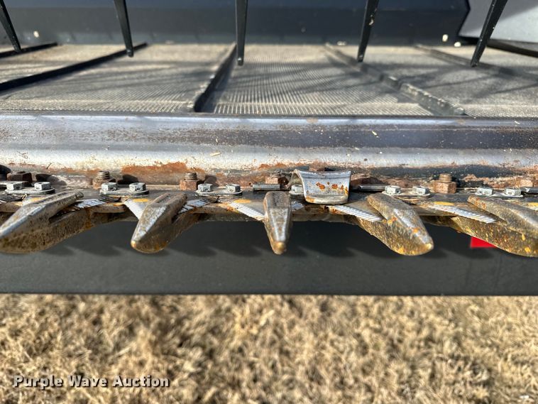 image for item DV0759 2016 MacDon FD75-D Flexdraper flex draper head