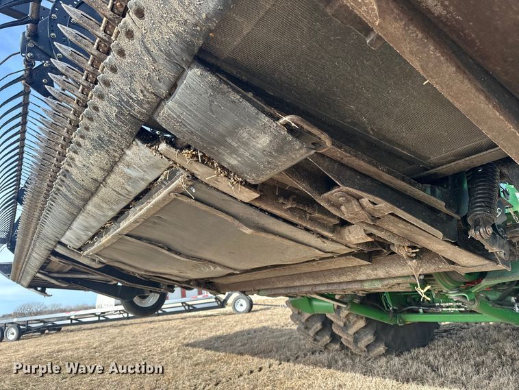 image for item DV0759 2016 MacDon FD75-D Flexdraper flex draper head