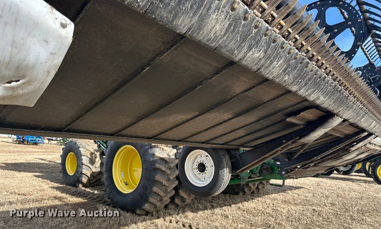 image for item DV0759 2016 MacDon FD75-D Flexdraper flex draper head