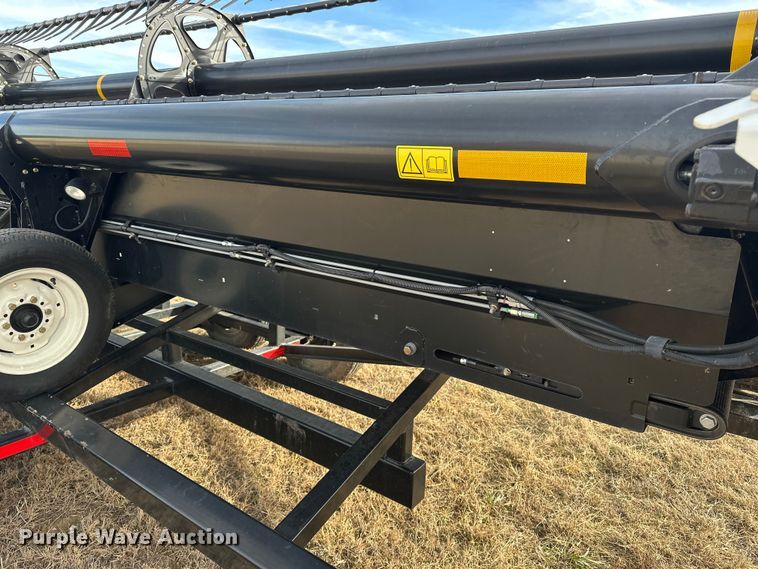 image for item DV0759 2016 MacDon FD75-D Flexdraper flex draper head