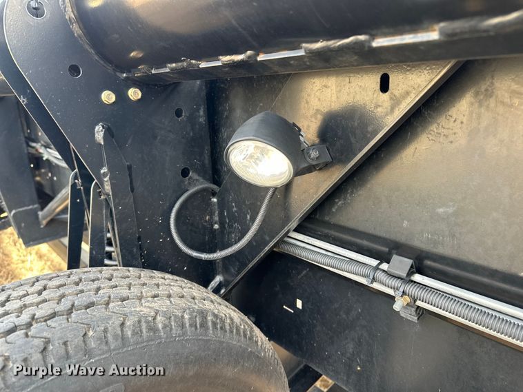 image for item DV0759 2016 MacDon FD75-D Flexdraper flex draper head