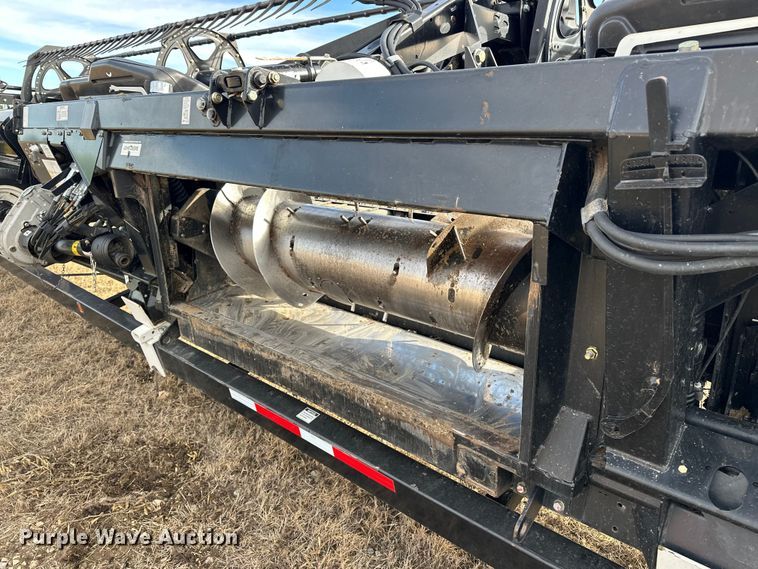 image for item DV0759 2016 MacDon FD75-D Flexdraper flex draper head